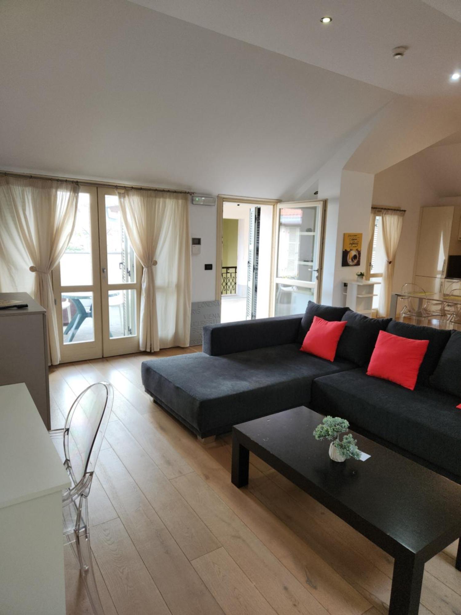 Central Terrace Escape With Jacuzzi Тимишоара Екстериор снимка