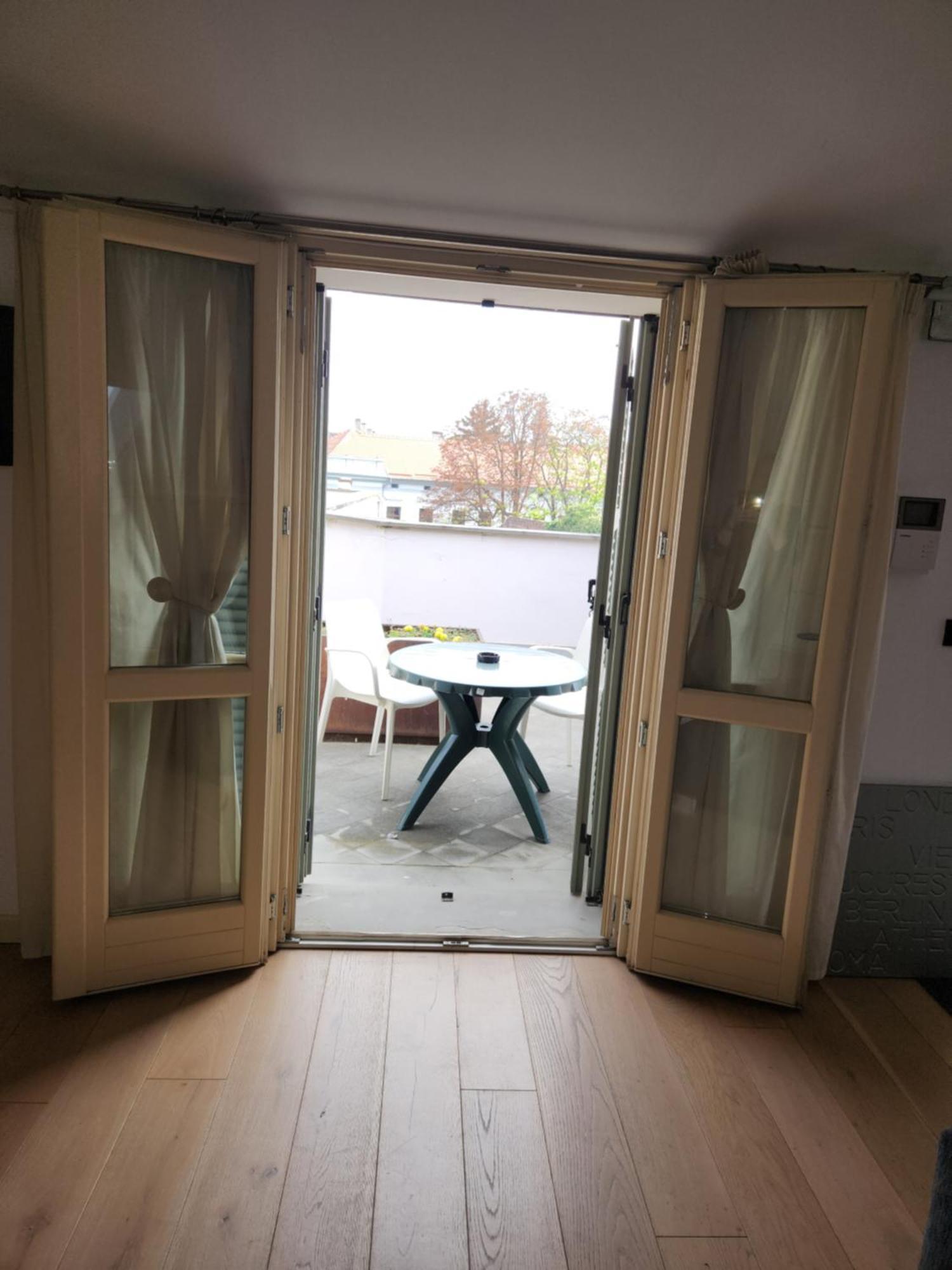 Central Terrace Escape With Jacuzzi Тимишоара Екстериор снимка
