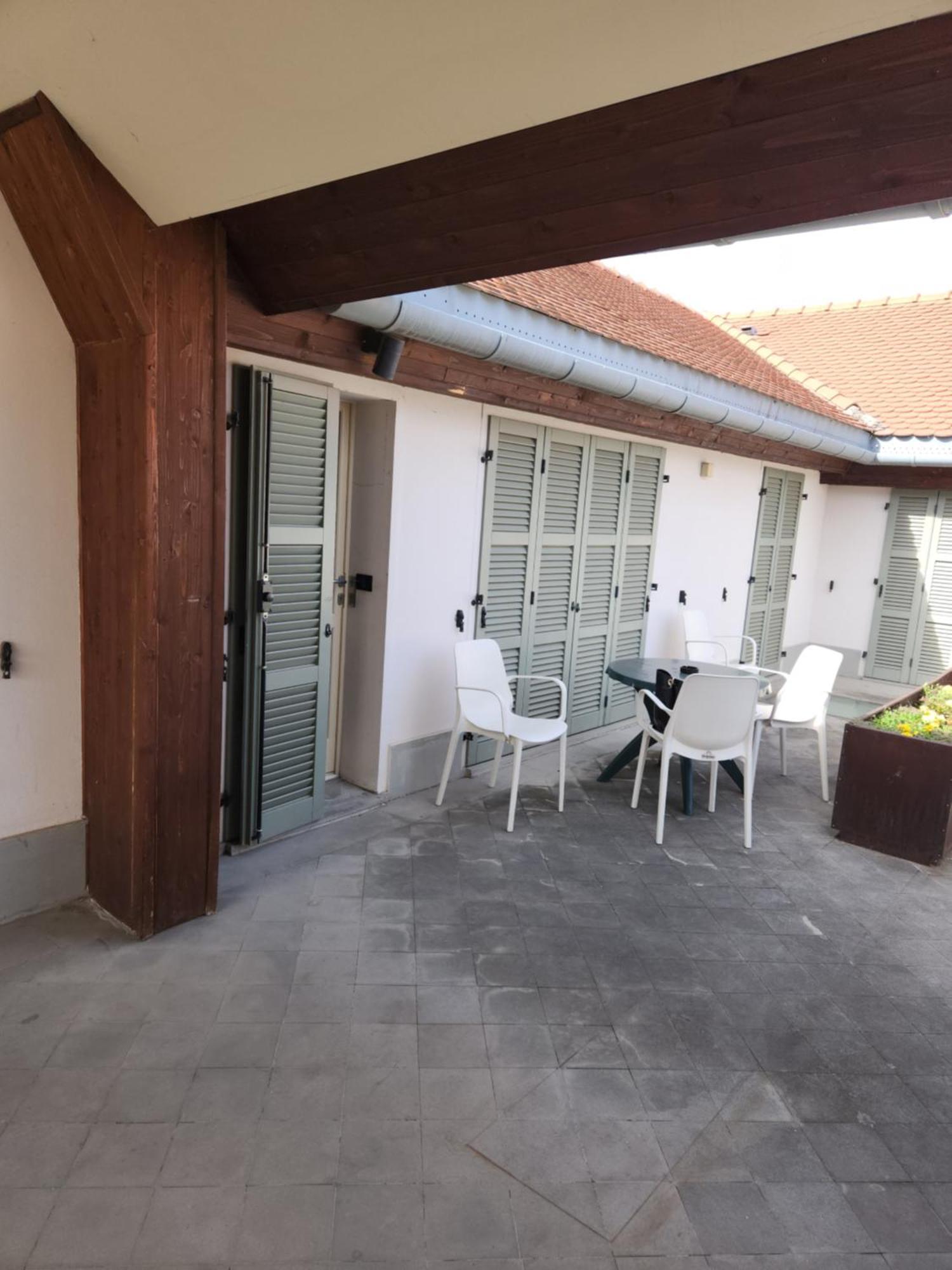 Central Terrace Escape With Jacuzzi Тимишоара Екстериор снимка